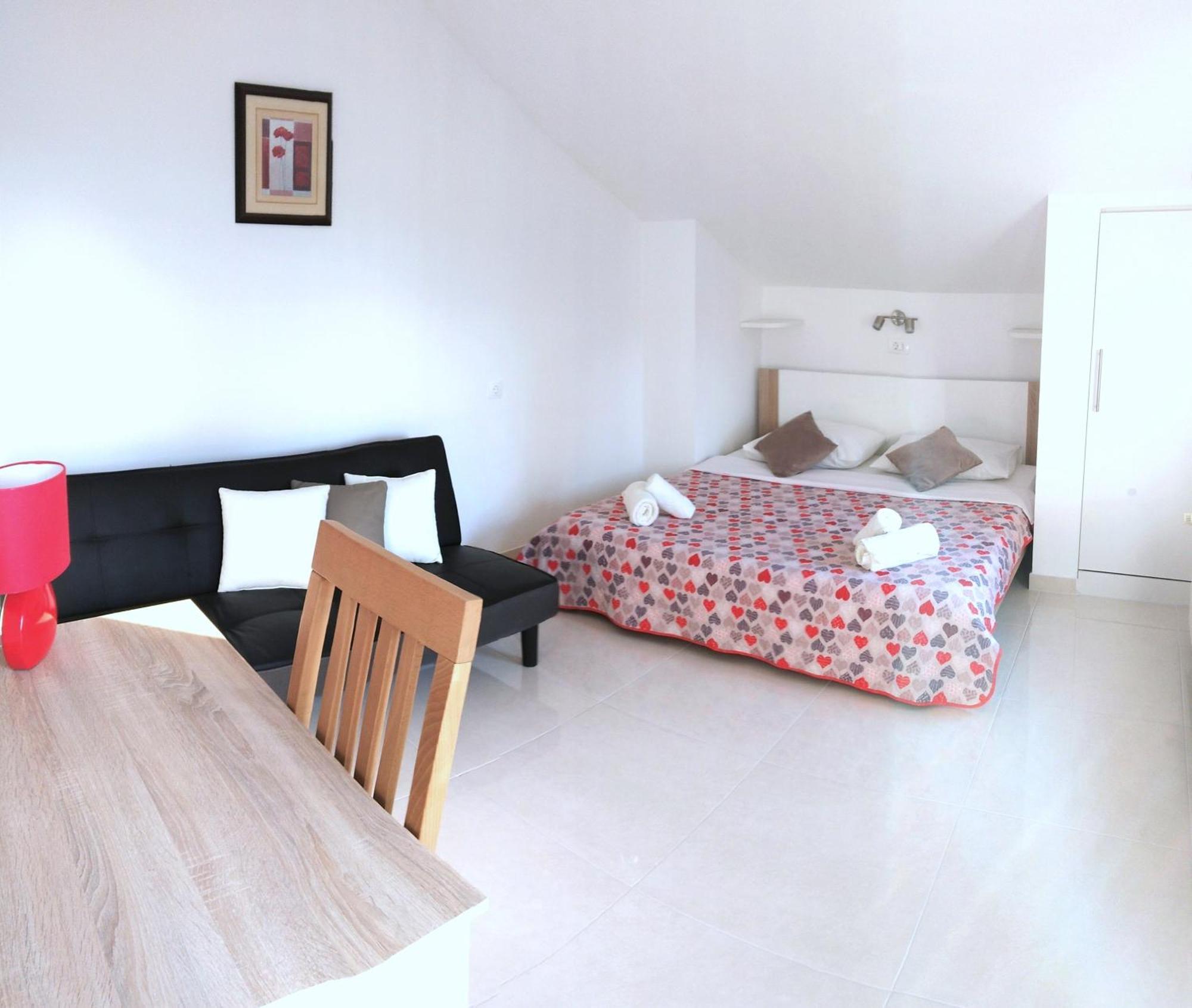 Guesthouse Cecilia 2 Malinska Extérieur photo