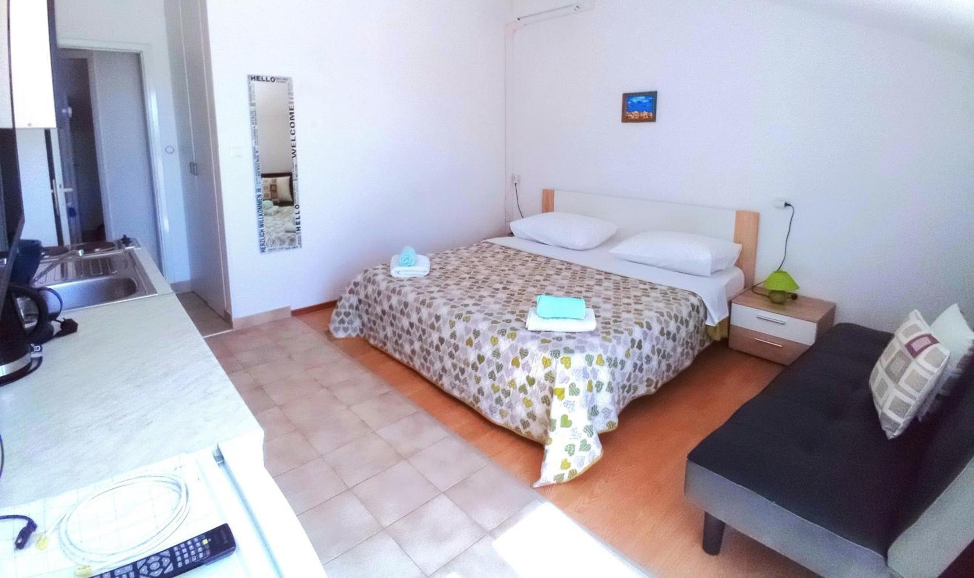 Guesthouse Cecilia 2 Malinska Extérieur photo