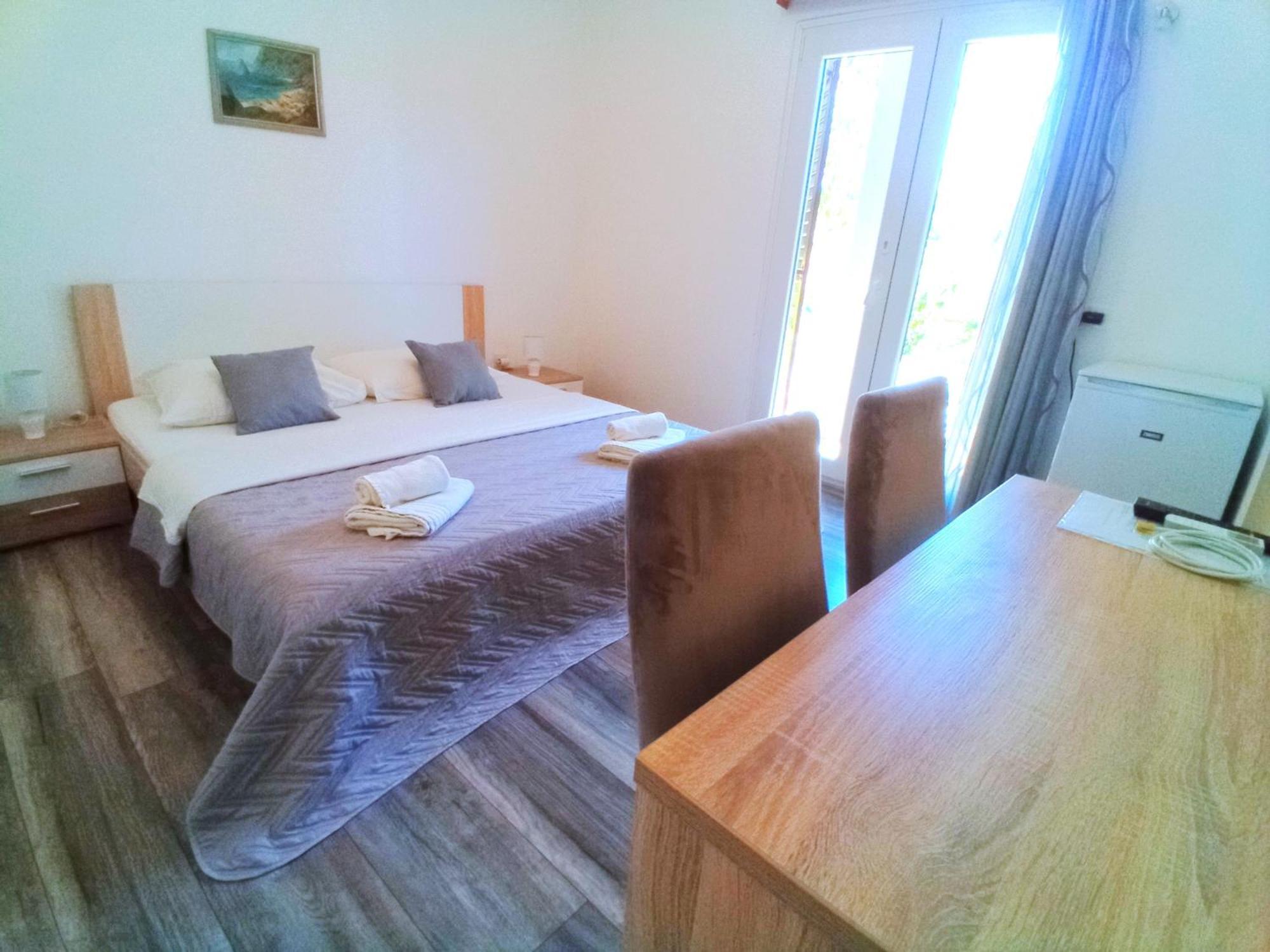 Guesthouse Cecilia 2 Malinska Extérieur photo